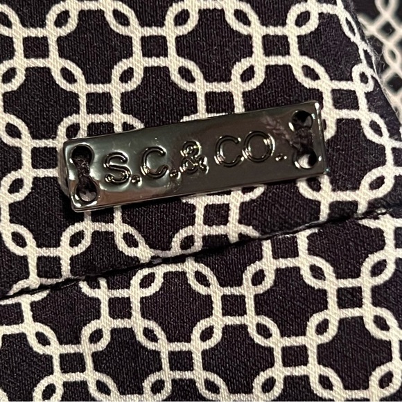 S.C. & Co. Navy & White Geometric Print Sport Skirt with Built-In Shorts, Size L - Picture 4 of 11